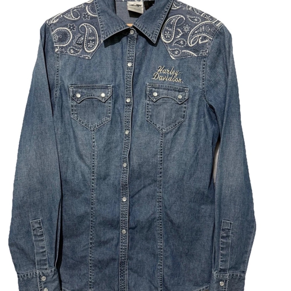 Harley Davidson Denim Long Sleeve Button Down Women’s Size M Pearl Snap Y2K - Picture 2 of 5